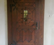 dębowe drzwi rustykalne z doświetleniem
