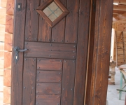 drzwi rustykalne w wiejskim stylu