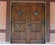 drzwi zewnętrzne dwuskrzydłowe rustykalne w mazurskim stylu